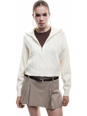 Yarım Fermuarlı Yaka Uzun Kollu Saç Örgü Dokulu Triko Kazak