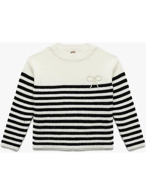 Uzun Kollu Bisiklet Yaka Fiyonk Detaylı Çizgili Triko Kazak