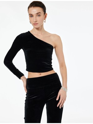 Koton Slim Fit Asimetrik Yaka Uzun Kollu Crop Tek Omuz Kadife Bluz