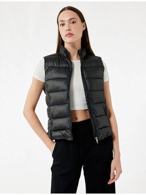 Kolsuz Dik Yaka Cepli Su Itici Fermuarlı Şişme Yelek