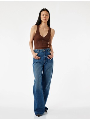 Düğmeli Derin V Yaka Kolsuz Triko Atlet