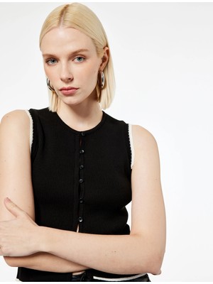 Renk Kontrast Detaylı Düğmeli Bisiklet Yaka Triko Yelek