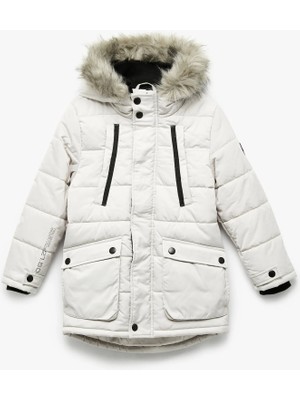 Koton Peluş Detaylı Uzun Kollu Fermuarlı Cepli Uzun Kapşonlu Şişme Mont