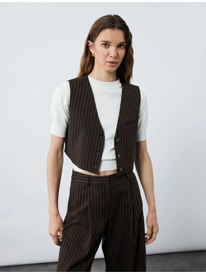 Koton Kolsuz Cepli V Yaka Düğmeli Crop Yelek