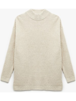 Uzun Kollu Dik Yaka Oversize Örgü Kazak