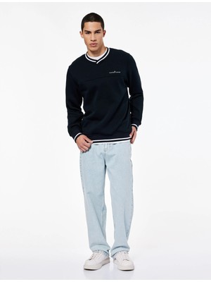 Koton Regular Fit Uzun Kollu Çizgi Detaylı Şardonlu V Yaka Sweatshirt