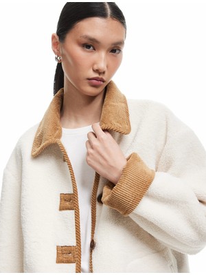 Koton Uzun Kollu Düğmeli Cepli Kruvaze Klasik Yaka Peluş Ceket