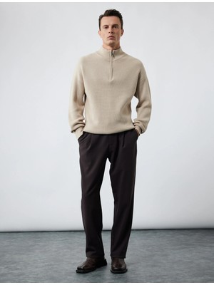 Koton Uzun Kollu Dokulu Yarım Fermuarlı Yaka Triko Kazak