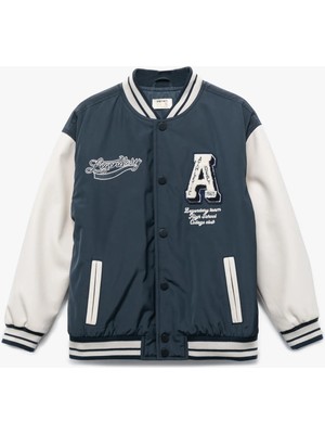 Çıtçıt Kapamalı Cepli Aplike Detaylı Kolej Ceket