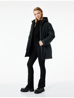 Koton Kapüşonlu Su Itici Uzun Kollu Fermuarlı Cep Detaylı Anorak Mont
