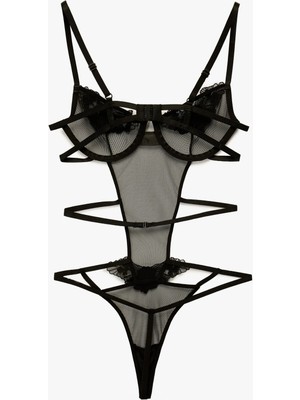 Rahat Kalıp V Yaka Askılı Çiçek Detaylı Dantelli Bodysuit