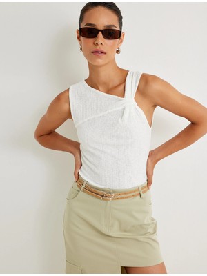 Koton Asimetrik Yaka Üst Kolsuz Düğüm Detaylı Dokulu Slim Fit