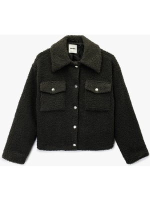 Koton Düğmeli Uzun Kollu Kapaklı Cep Detaylı Peluş Ceket