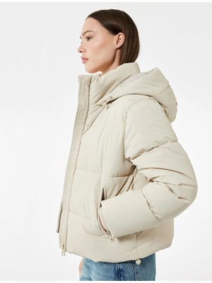 Polar Cep Detaylı Fermuarlı Uzun Kollu Kapüşonlu Crop Şişme Mont