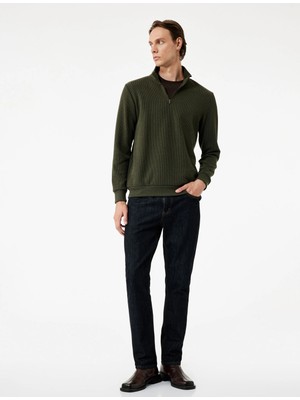 Dokulu Uzun Kollu Yarım Fermuarlı Sweatshirt