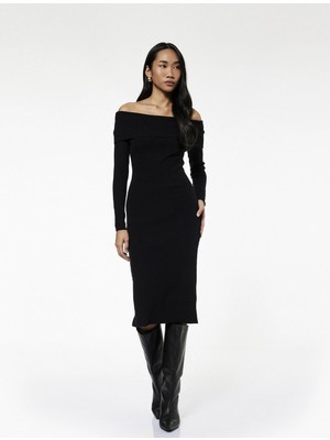 Uzun Kollu Omzu Açık Uzun Triko Elbise