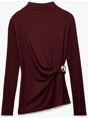 Koton x Melis Ağazat - Slim Fit Uzun Kollu Dik Yaka Aksesuar Detaylı Tişört