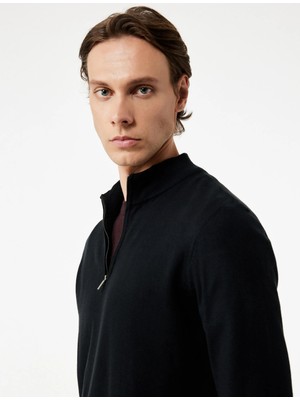 Uzun Kollu Yarım Fermuarlı Triko Kazak