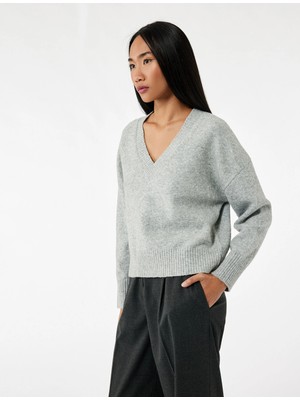 Uzun Kollu V Yaka Triko Kazak