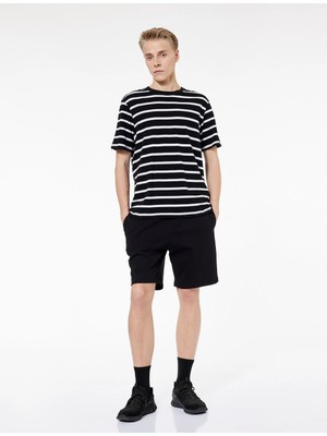 Koton Beli Bağcıklı Cep Detaylı Pamuklu Straight Fit Spor Şort