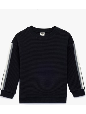 Koton Bisiklet Yaka Uzun Kollu Pamuklu Oversize Sweatshirt