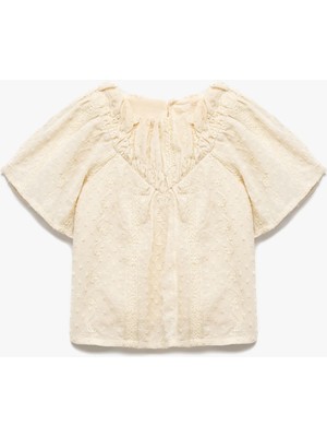 Kısa Kollu Balon Kol Dokulu Büzgülü Yaka Bluz