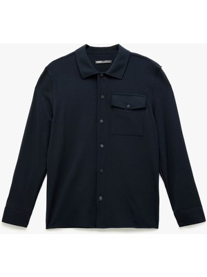 Koton Regular Fit Viskon Karışımlı Kapaklı Cep Detaylı Klasik Yaka Uzun Kollu Gömlek