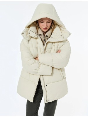 Koton Fermuarlı Cepli Çıkarılabilir Kapüşonlu Uzun Kollu Su Itici Oversize Şişme Mont