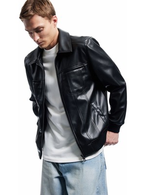 Slim Fit Gömlek Yaka Fermuarlı Cep Detaylı Suni Deri Ceket