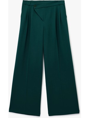 Koton Asimetrik Kapama Detaylı Cepli Pile Detaylı Geniş Paça Kumaş Pantolon