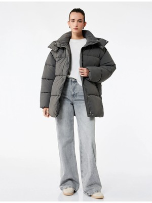 Koton Fermuarlı Cepli Çıkarılabilir Kapüşonlu Uzun Kollu Su Itici Oversize Şişme Mont