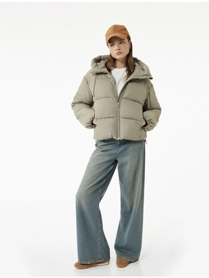 Koton Rahat Kalıp Fermuarlı Kapüşonlu Kapitoneli Dik Yaka Şişme Mont