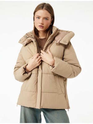 Koton Dik Yaka Çıtçıt Düğmeli Cepli Kapitoneli Şişme Mont