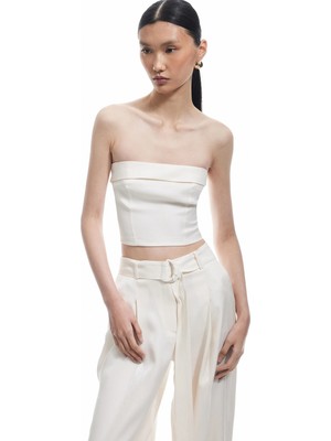 Koton x Sima Tarkan - Kat Detaylı Viskon Straplez Crop Bluz 5SAK30014EW