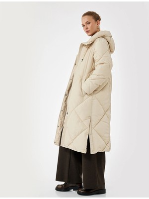 Koton Kapüşonlu Fermuarlı Uzun Kollu Su Itici Ekstra Uzun Kapitone Oversize Şişme Anorak Mont