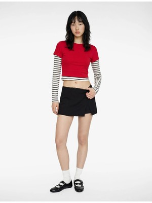 Koton Viskon Karışımlı Dantel Detaylı Yırtmaçlı Mini Şort Etek