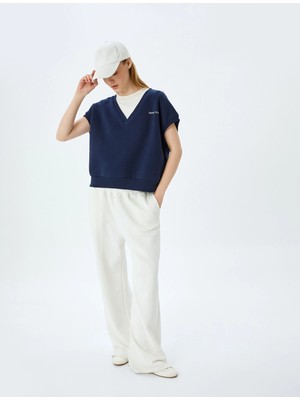 Koton Oversize Kolsuz V Yaka Slogan Işlemeli Şardonlu Sweatshirt