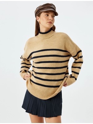 Koton Uzun Kollu Dik Yaka Oversize Kazak