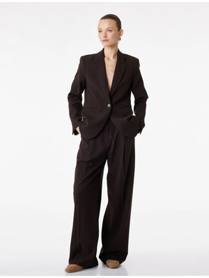 Koton Düğmeli Cepli Geniş Yaka Krep Blazer Ceket