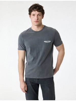 Koton Regular Fit Kısa Kollu Pamuklu Yıkamalı Bisiklet Yaka Arkası Baskılı Tişört