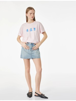 Koton Stitch Lisanslı Kısa Kollu Bisiklet Yaka Arkası Baskılı Tişört