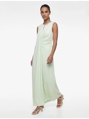 Koton Bisiklet Yaka Kolsuz Drapeli Taş Detaylı Uzun Saten Abiye Elbise