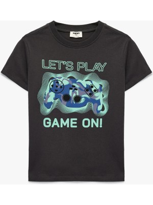 Koton Erkek Çocuk Pamuklu Kısa Kollu Tişört, Desenli Bisiklet Yaka, Orta Kalınlık