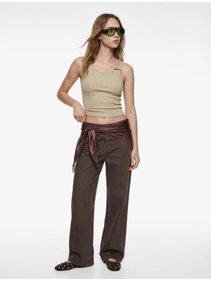 Koton Metal Aksesuarlı Asimetrik Yaka Kolsuz Bluz