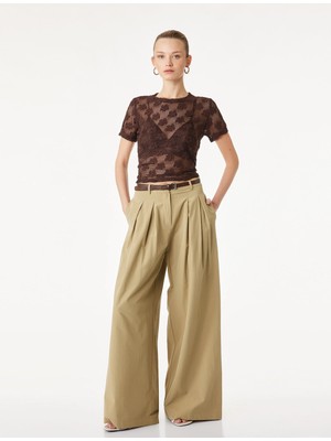 Koton Slim Fit Kısa Kollu Bisiklet Yaka Çiçekli Kroşe Crop Tişört