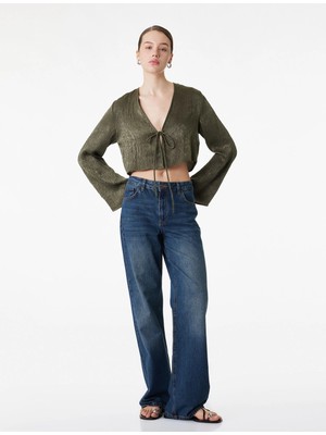 Koton Uzun Kollu Önden Bağlama Detaylı Dokulu Crop Saten Bluz