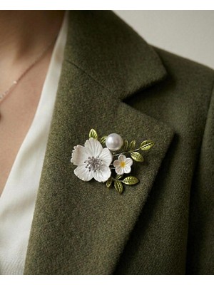 Kadın Yaka Broş