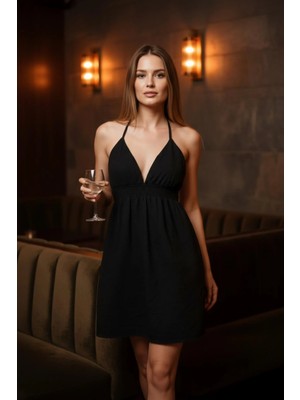 Mossta V Yaka Gipe Bel Detaylı Dokulu Mini Elbise - Siyah