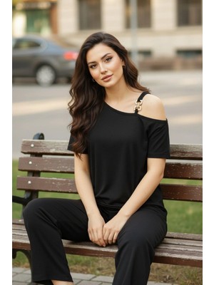 Mossta Omuz Dekolteli Toka Detaylı Viskon Bluz - Siyah