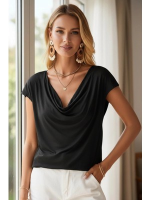 Mossta Degaje Yaka Kısa Kollu Dökümlü Viskon Bluz - Siyah